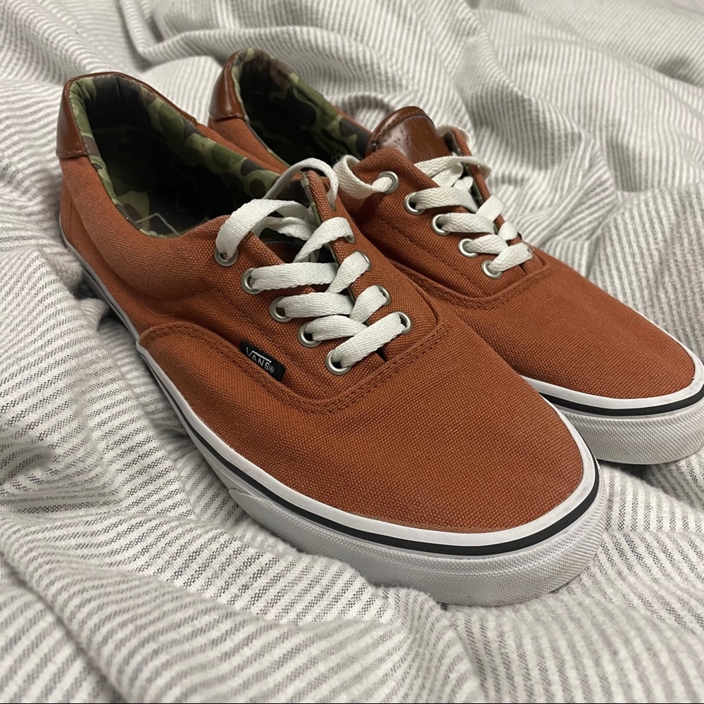VANS ERA MENS SIZE 11.5 Rust color